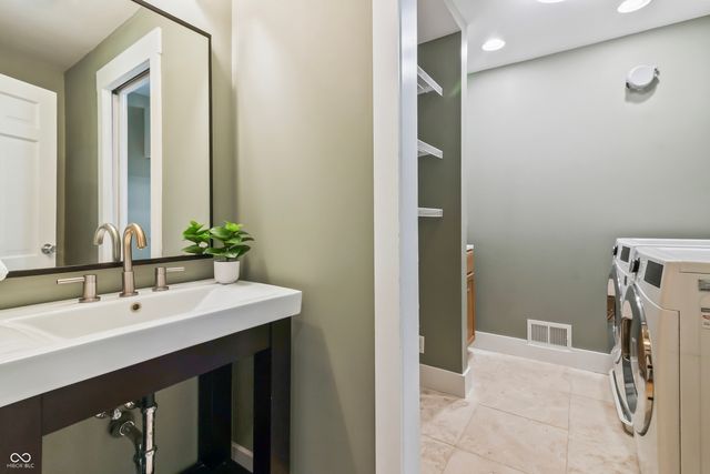 6435 Breamore Road, Indianapolis, IN 46220