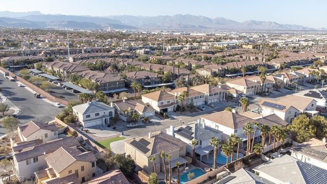 7898 Spindrift Cove Street, Las Vegas, NV 89139