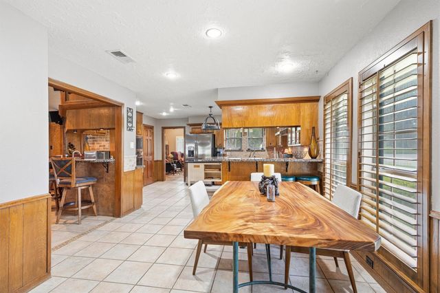 826 N Rivershire Drive, Conroe, TX 77304