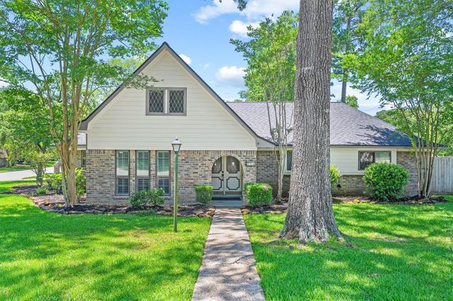 826 N Rivershire Drive, Conroe, TX 77304