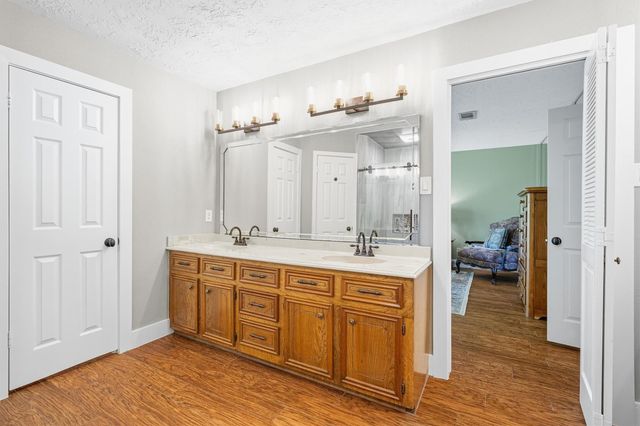 826 N Rivershire Drive, Conroe, TX 77304