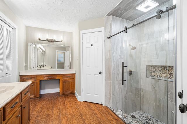 826 N Rivershire Drive, Conroe, TX 77304