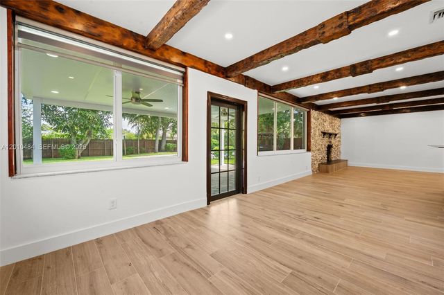 5421 Buchanan St, Hollywood, FL 33021