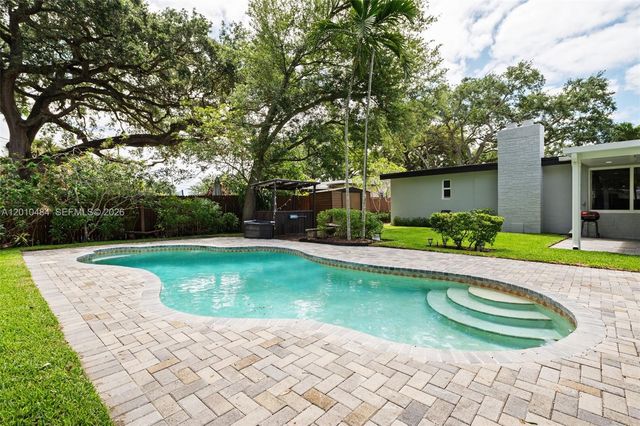 5421 Buchanan St, Hollywood, FL 33021