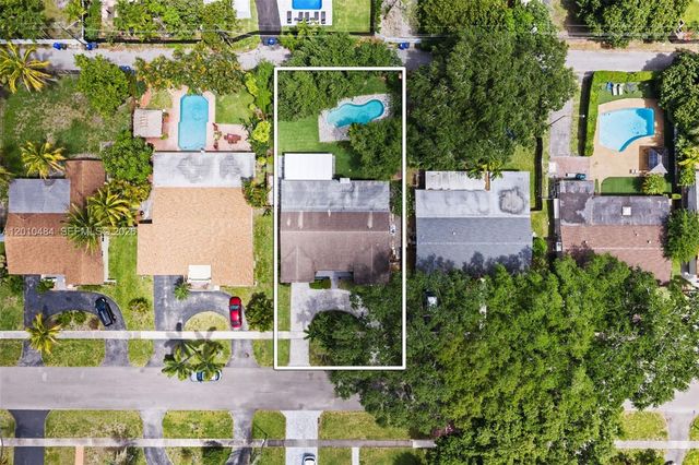5421 Buchanan St, Hollywood, FL 33021