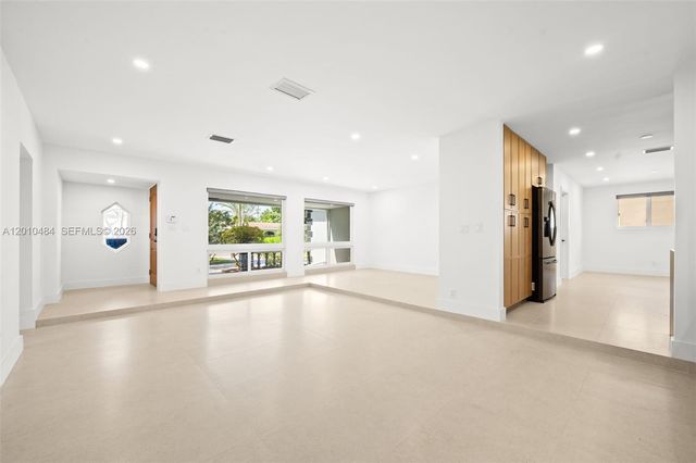 5421 Buchanan St, Hollywood, FL 33021
