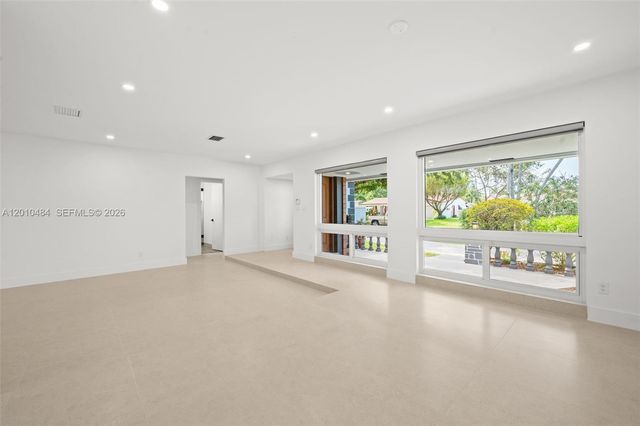 5421 Buchanan St, Hollywood, FL 33021