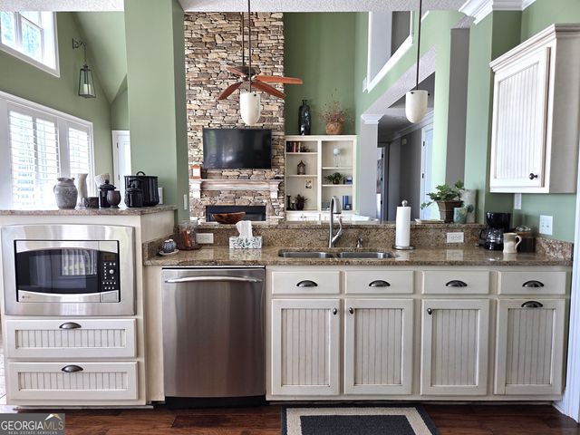 300 Hammond Powell Road, Hazlehurst, GA 31539