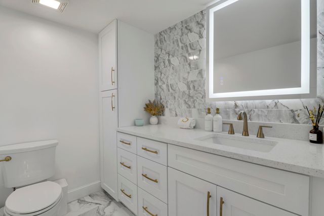 5280 N Ocean Drive, Riviera Beach, FL 33404