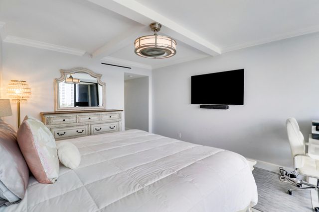 5280 N Ocean Drive, Riviera Beach, FL 33404