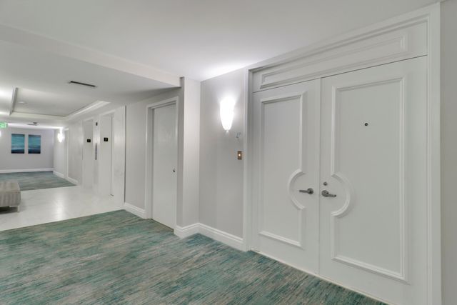 5280 N Ocean Drive, Riviera Beach, FL 33404