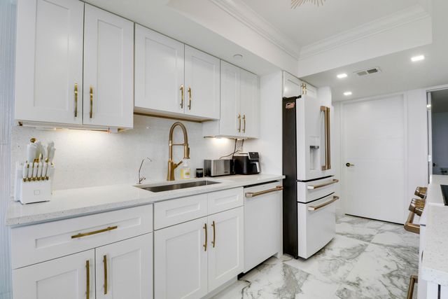 5280 N Ocean Drive, Riviera Beach, FL 33404