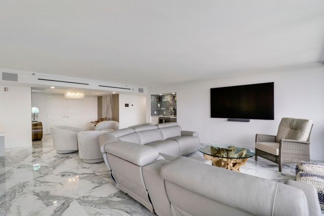 5280 N Ocean Drive, Riviera Beach, FL 33404