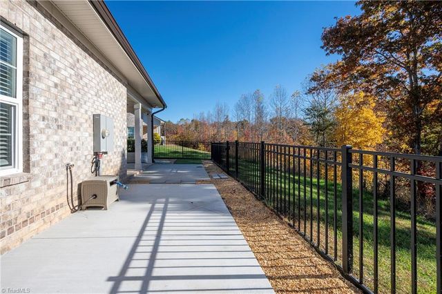 2049 Welden Ridge Road, Kernersville, NC 27284