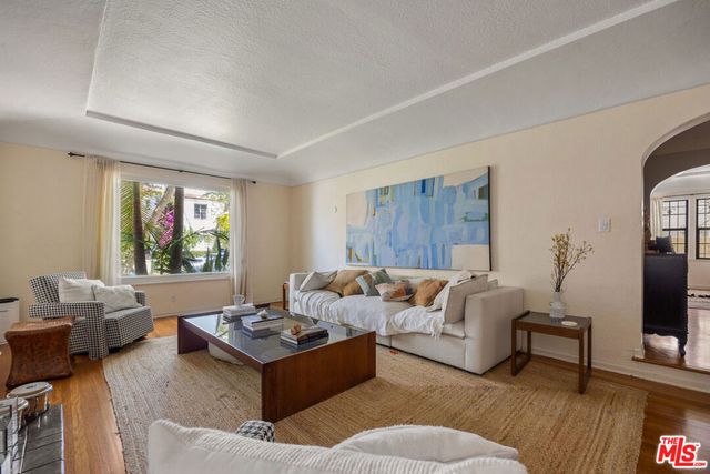 6122 W 6th Street, Los Angeles, CA 90048