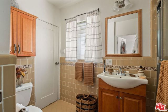 6122 W 6th Street, Los Angeles, CA 90048