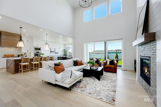 9262 W Sooty Grouse Ct, Boise, ID 83714