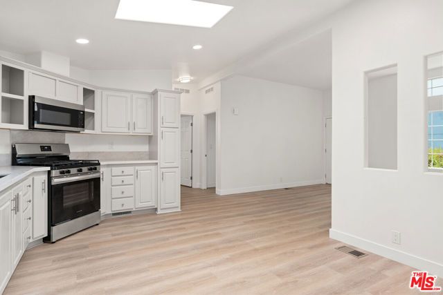 5311 Packard Street, Los Angeles, CA 90019
