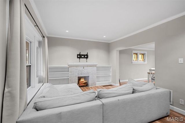 6827 Plymouth Avenue, University City, MO 63130