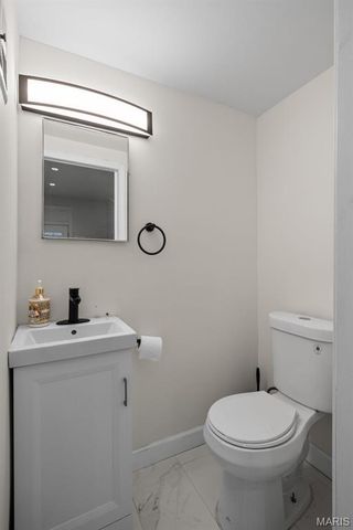 6827 Plymouth Avenue, University City, MO 63130