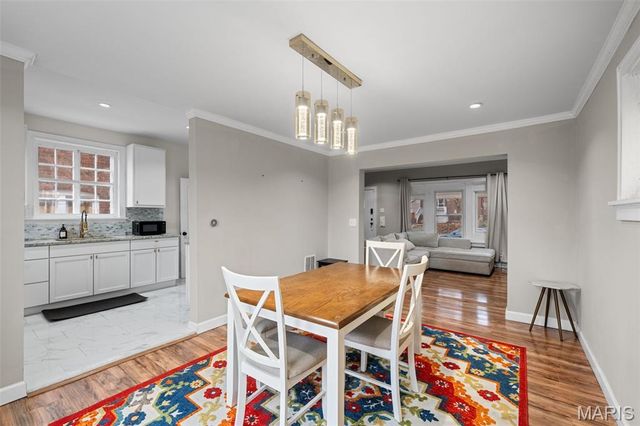 6827 Plymouth Avenue, University City, MO 63130