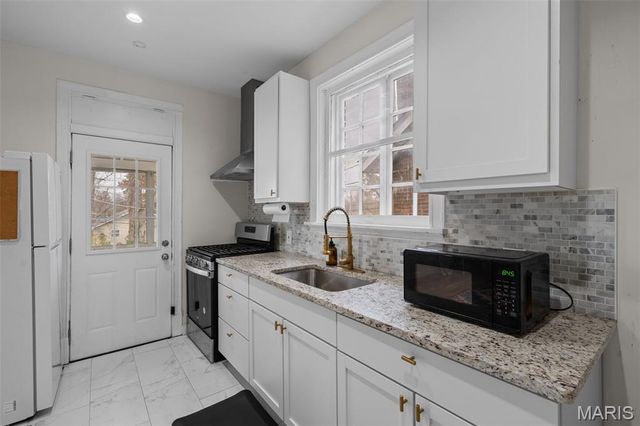 6827 Plymouth Avenue, University City, MO 63130