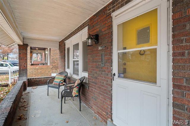 6827 Plymouth Avenue, University City, MO 63130