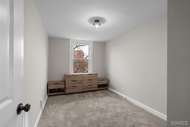 6827 Plymouth Avenue, University City, MO 63130