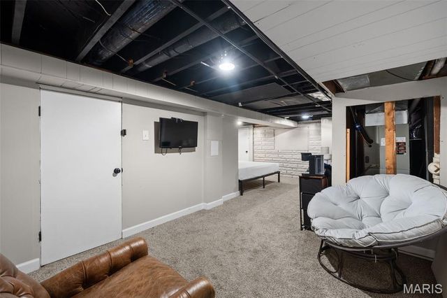 6827 Plymouth Avenue, University City, MO 63130