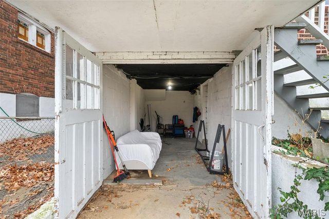 6827 Plymouth Avenue, University City, MO 63130