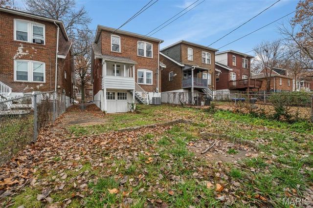 6827 Plymouth Avenue, University City, MO 63130