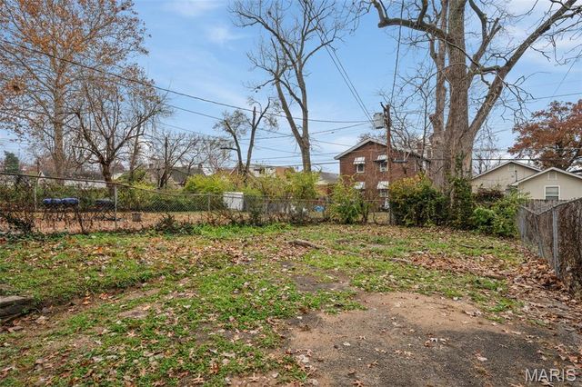 6827 Plymouth Avenue, University City, MO 63130