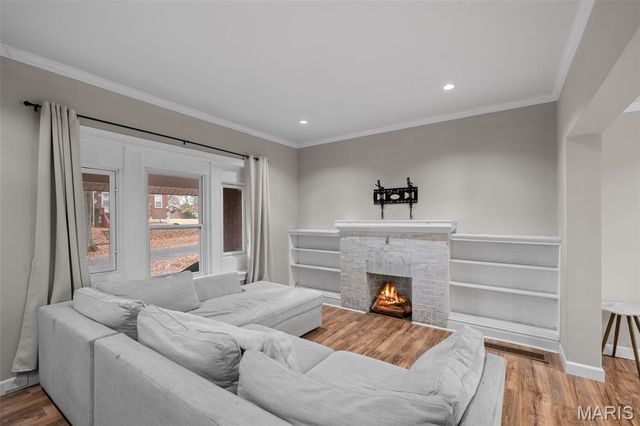 6827 Plymouth Avenue, University City, MO 63130