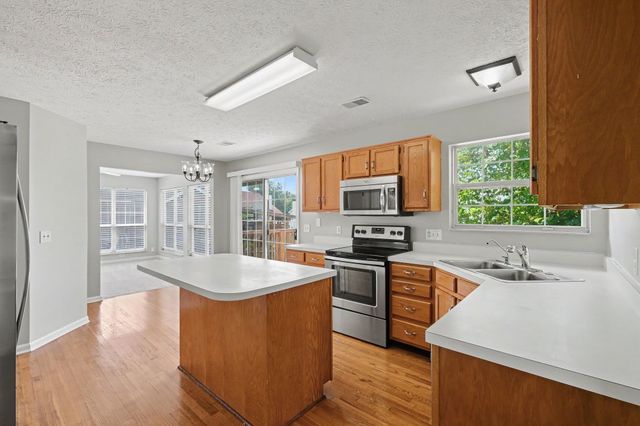 104 Deer Ridge Ln, Hendersonville, TN 37075