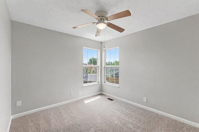 104 Deer Ridge Ln, Hendersonville, TN 37075