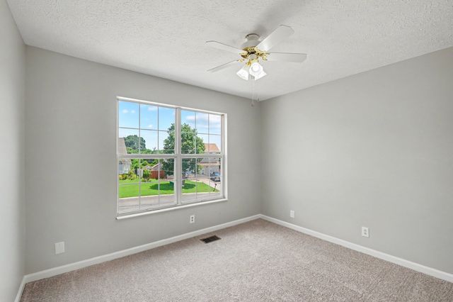 104 Deer Ridge Ln, Hendersonville, TN 37075