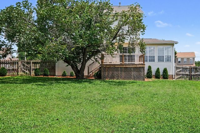 104 Deer Ridge Ln, Hendersonville, TN 37075