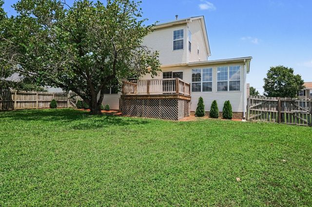 104 Deer Ridge Ln, Hendersonville, TN 37075