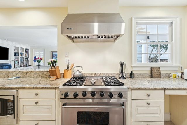 32 Church Street, Charleston, SC 29401