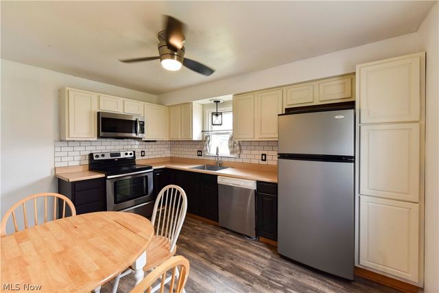 3864 Louise Street, Mogadore, OH 44260