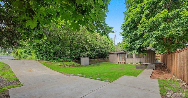 15504 11th Avenue NE, Shoreline, WA 98155
