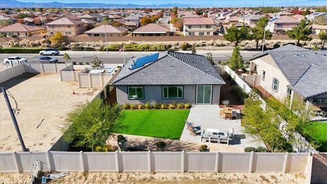 3223 E Avenue J-4, Lancaster, CA 93535