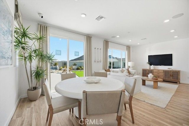 3223 E Avenue J-4, Lancaster, CA 93535