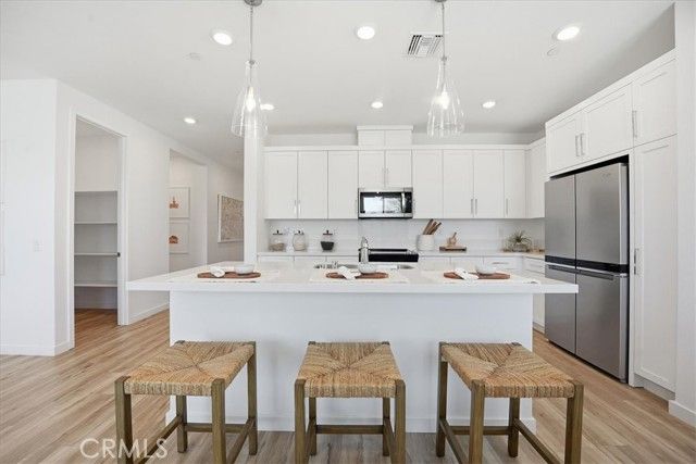 3223 E Avenue J-4, Lancaster, CA 93535