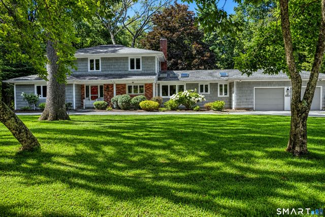 24 Inverness Road, Trumbull, CT 06611