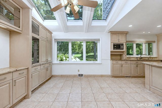 24 Inverness Road, Trumbull, CT 06611