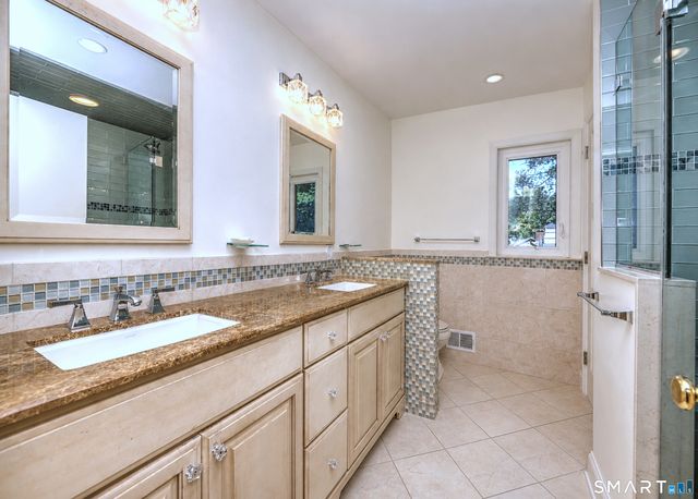 24 Inverness Road, Trumbull, CT 06611