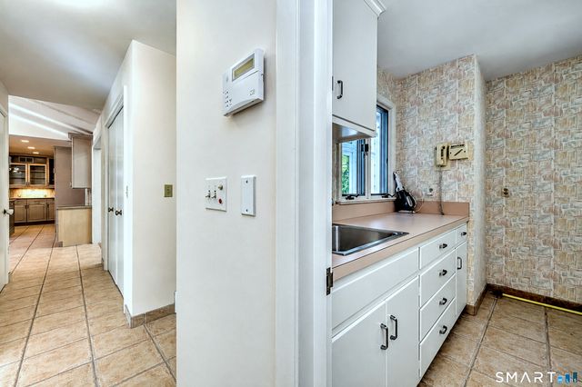 24 Inverness Road, Trumbull, CT 06611