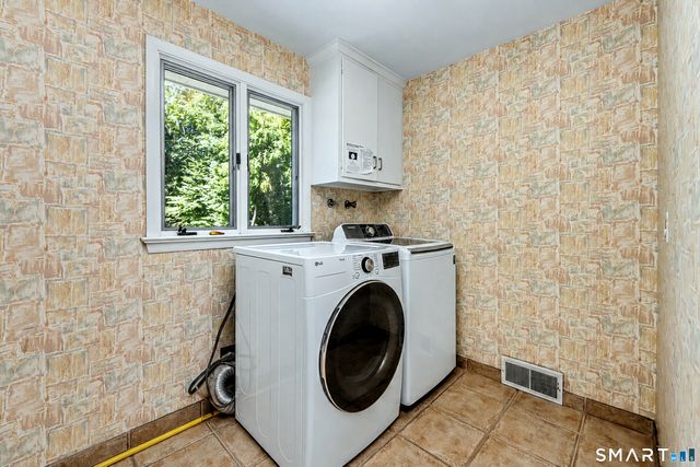 24 Inverness Road, Trumbull, CT 06611