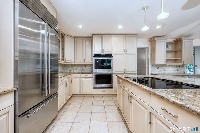 24 Inverness Road, Trumbull, CT 06611